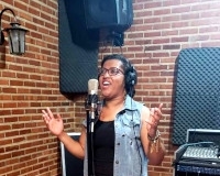 01-vocalista-andressa
